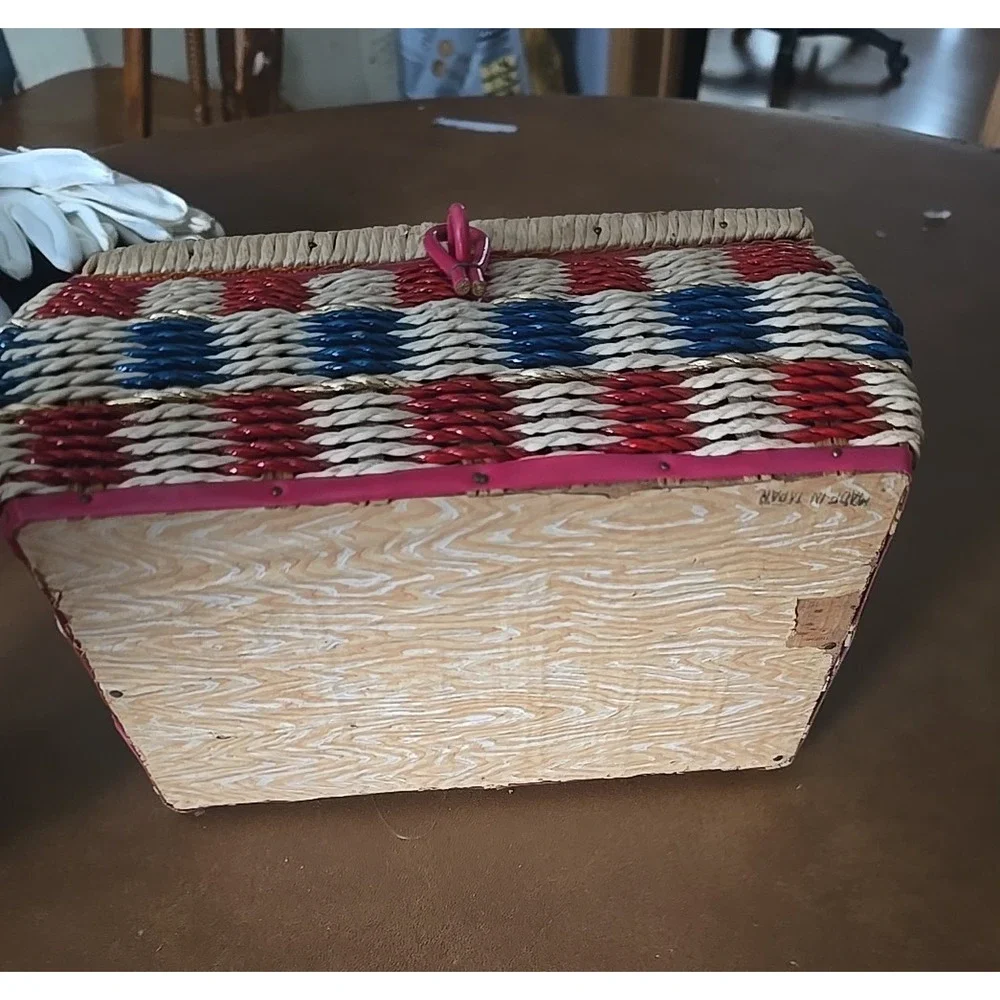 Vtg Red‎ blue White Woven Wicker Shabby Storage Sewing Basket with Accessories
